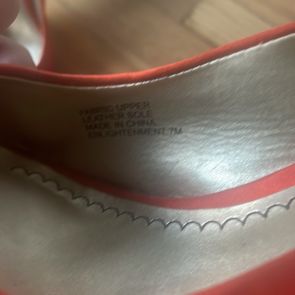 Platinum BP orange heels. Peep toe slide on back. Size 7 - Picture 4 of 9